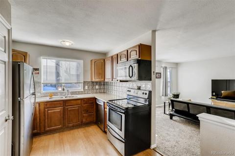 19619 E 17th Pl, Aurora, CO 80011 photo 9