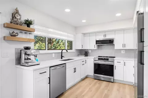 Kitchen - 4202 E Maplewood Way, Centennial, CO 80121 photo 2 of 3