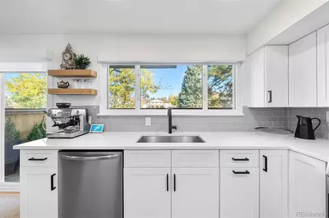 Kitchen - 4202 E Maplewood Way, Centennial, CO 80121 photo 3 of 3