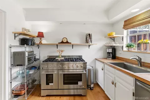 Kitchen - 8651 E Amherst Dr #D, Denver, CO 80231 photo 4 of 4