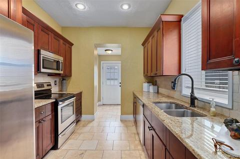 2554 N Downing St, Denver, CO 80205 photo 10