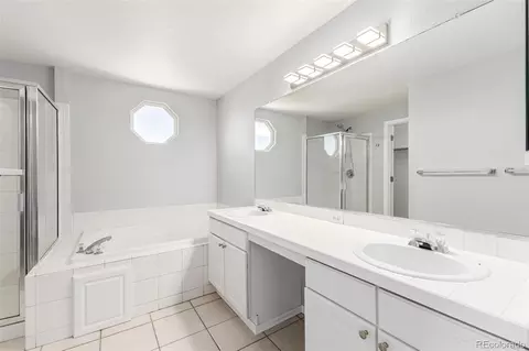 Bath - 4870 Quail Ct, Frederick, CO 80504 photo 2 of 4
