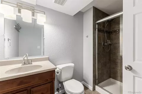 Bath - 4870 Quail Ct, Frederick, CO 80504 photo 4 of 4