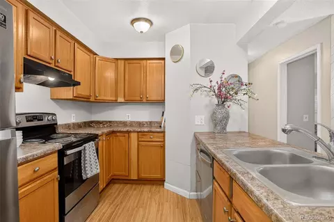 Kitchen - 14652 E 2nd Ave #103, Aurora, CO 80011 photo 3 of 4