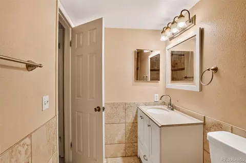 Bath - 14652 E 2nd Ave #103, Aurora, CO 80011 photo 2 of 3
