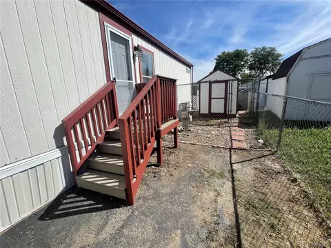 2820 Cascade Dr, Denver, CO 80260 photo 5