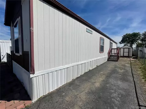 2820 Cascade Dr, Denver, CO 80260 photo 4