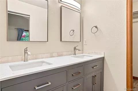 Bath - 4877 S Everett St, Littleton, CO 80123 photo 1 of 5