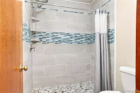 Bath - 4877 S Everett St, Littleton, CO 80123 photo 2 of 5