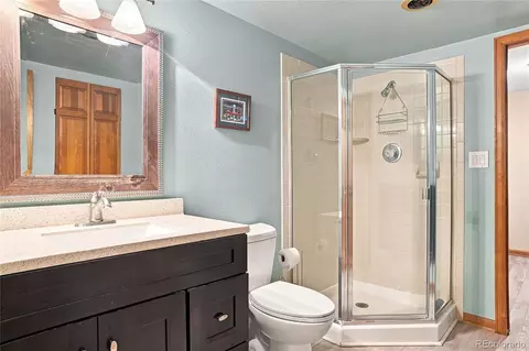 Bath - 4877 S Everett St, Littleton, CO 80123 photo 5 of 5