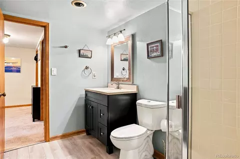Bath - 4877 S Everett St, Littleton, CO 80123 photo 4 of 5