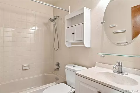 Bath - 4877 S Everett St, Littleton, CO 80123 photo 3 of 5