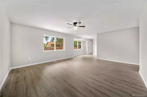 Living - 17337 E Flora Pl, Aurora, CO 80013 photo 2 of 9