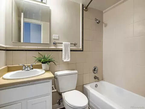 Bath - 1200 Vine St #4C, Denver, CO 80206 photo 3 of 3