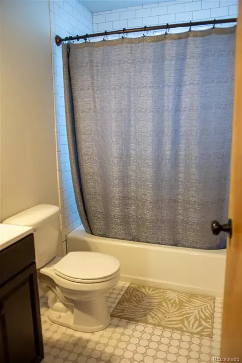 Bath - 500 W Rider Rd, Rangely, CO 81648 photo 2 of 3