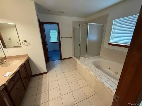 Bath - 23982 E 2nd Dr, Aurora, CO 80018 photo 2 of 4