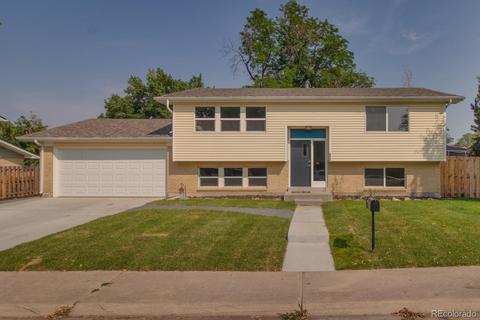 4864 Scranton Ct, Denver, CO 80239 photo 2