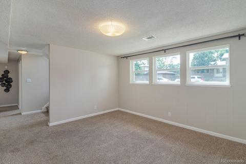4864 Scranton Ct, Denver, CO 80239 photo 16