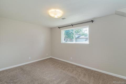 4864 Scranton Ct, Denver, CO 80239 photo 17