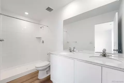 Bath - 45883 Mill Ave, Bennett, CO 80102 photo 1 of 2