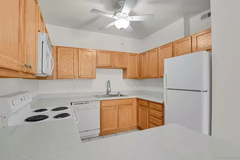 Kitchen - 18284 E Floyd Ave #A, Aurora, CO 80013 photo 2 of 3