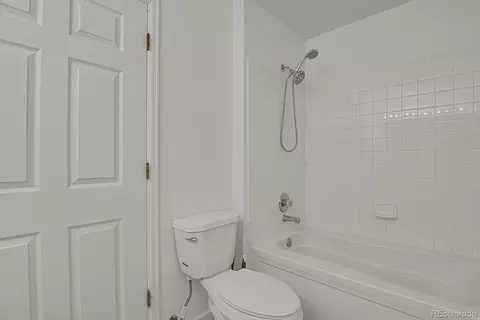 Bath - 18284 E Floyd Ave #A, Aurora, CO 80013 photo 2 of 3