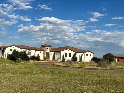 7172 S Oakleaf St, Bennett, CO 80102 photo 2