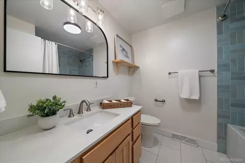Bath - 4658 Euclid Ave, Centennial, CO 80121 photo 2 of 4