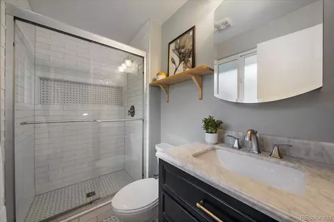 Bath - 4658 Euclid Ave, Centennial, CO 80121 photo 1 of 4