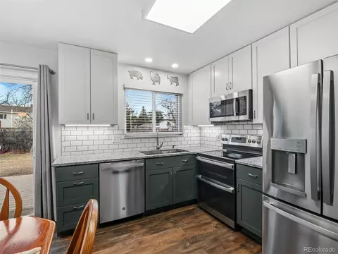 Kitchen - 16443 E Adriatic Pl, Aurora, CO 80013 photo 3 of 4