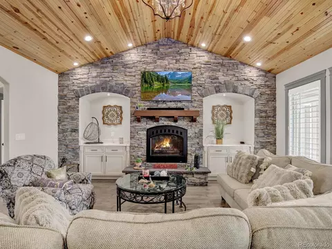 Living - 9935 E 138th Pl, Brighton, CO 80602 photo 2 of 4