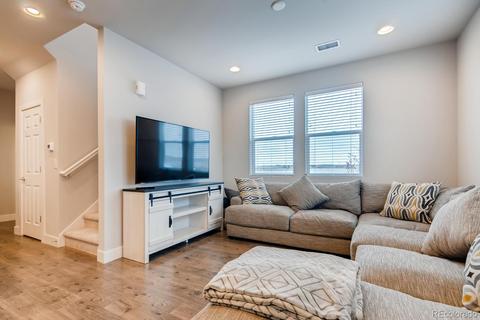 16291 E Warner Pl, Denver, CO 80239 photo 4