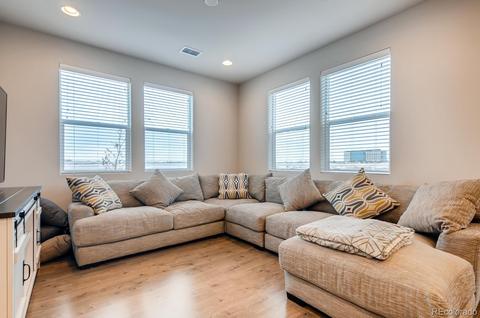 16291 E Warner Pl, Denver, CO 80239 photo 5