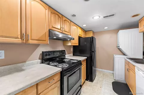 Kitchen - 9105 E Lehigh Ave #74, Denver, CO 80237 photo 1 of 1