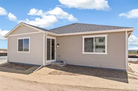 Exterior - 47409 Magnolia Ave, Bennett, CO 80102 photo 4 of 6