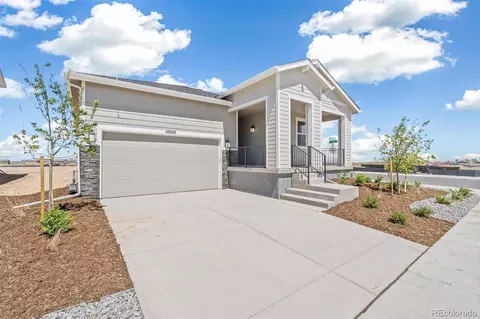 47409 Magnolia Ave, Bennett, CO 80102