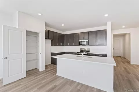 Kitchen - 47409 Magnolia Ave, Bennett, CO 80102 photo 3 of 4