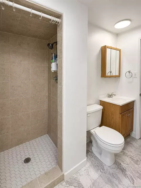 Bath - 14563 E 11th Ave, Aurora, CO 80011 photo 3 of 3