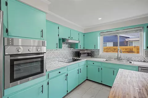 Kitchen - 520 Iola St, Aurora, CO 80010 photo 4 of 4