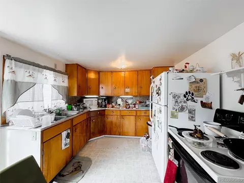 225 S Sunset Ave, Rangely, CO 81648 photo 3