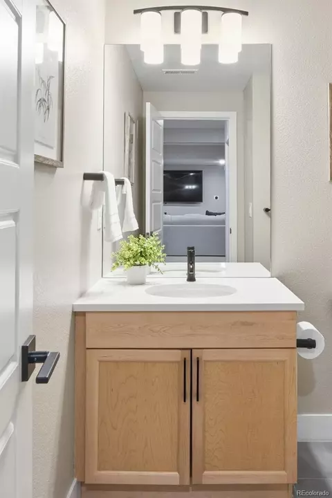 Bath - 9807 E 63rd Ave, Denver, CO 80238 photo 6 of 7