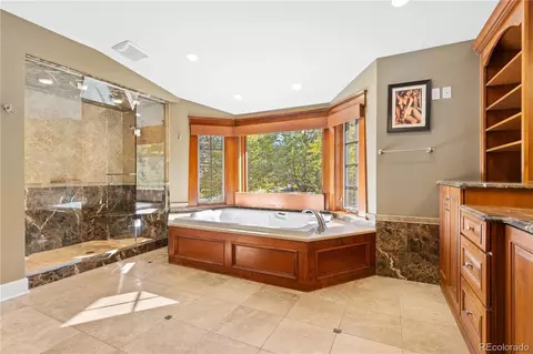 Bath - 800 Grant Pl, Boulder, CO 80302 photo 4 of 7