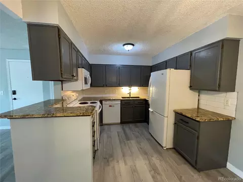 337 Wright St #202, Lakewood, CO 80228 photo 2