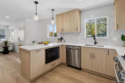 Kitchen - 3724 E Nielsen Ln, Denver, CO 80210 photo 4 of 4