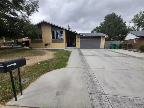 15361 8th Ave E, Aurora, CO 80011 photo 2
