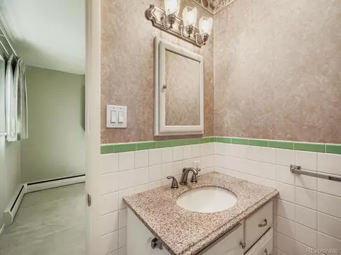 Bath - 3145 Wright Ct, Wheat Ridge, CO 80215 photo 2 of 4