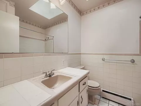Bath - 3145 Wright Ct, Wheat Ridge, CO 80215 photo 3 of 4