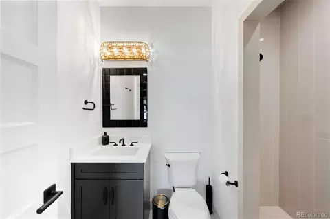 Bath - 2821 E Cedar Ave #2, Denver, CO 80209 photo 2 of 7