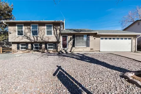 2118 S Mobile Way, Aurora, CO 80013