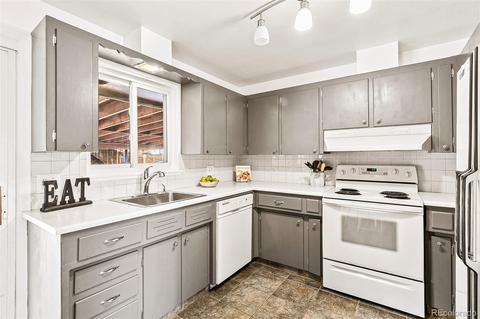 2857 E Peakview Cir, Centennial, CO 80121 photo 7